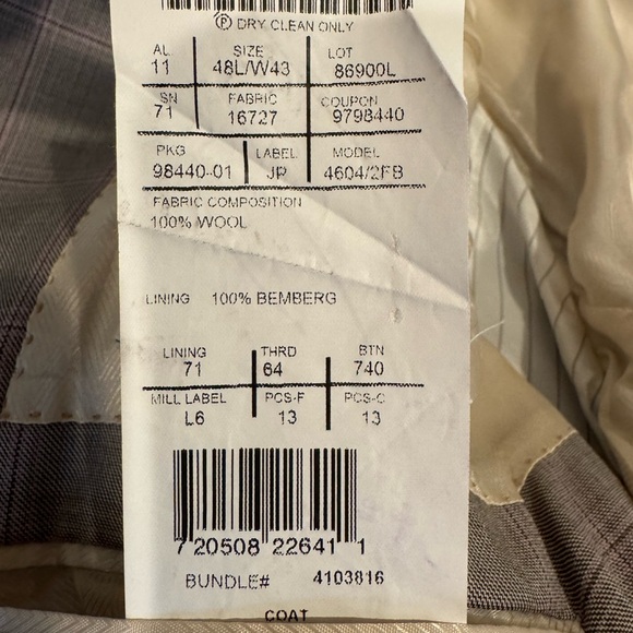 Joseph Abboud Men’s suit - Picture 5 of 5